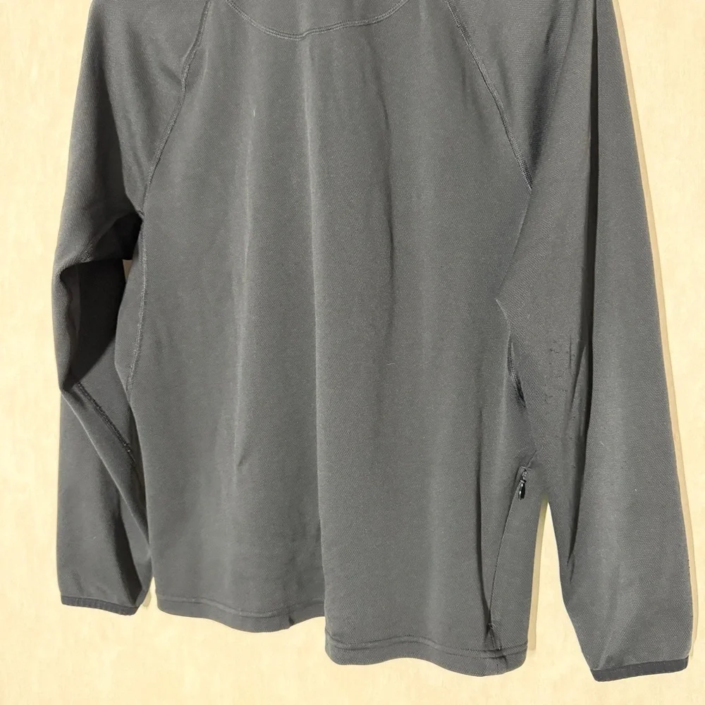 The North Face Men’s Winter Warm Essential Mock 1/4 Zip Shirt in Black M